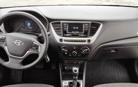 Hyundai Solaris II рестайлинг, 2017 год, 1 240 000 рублей, 5 фотография