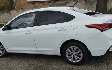 Hyundai Solaris II рестайлинг, 2017 год, 1 240 000 рублей, 3 фотография