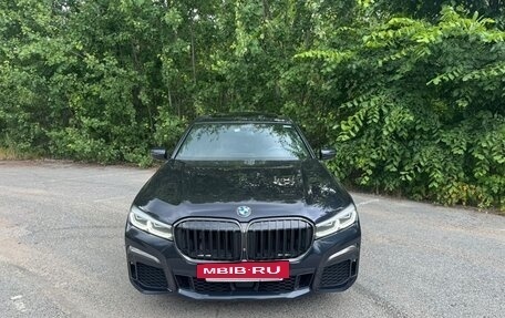 BMW 7 серия, 2021 год, 2 500 000 рублей, 3 фотография