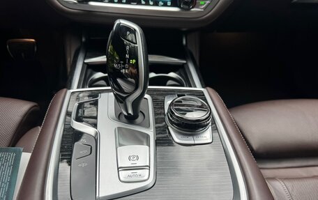 BMW 7 серия, 2021 год, 2 500 000 рублей, 17 фотография