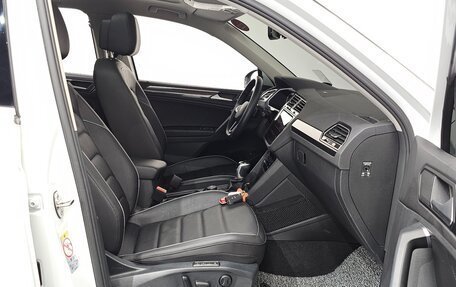 Volkswagen Tiguan II, 2023 год, 5 630 000 рублей, 11 фотография