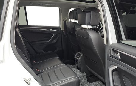 Volkswagen Tiguan II, 2023 год, 5 630 000 рублей, 12 фотография