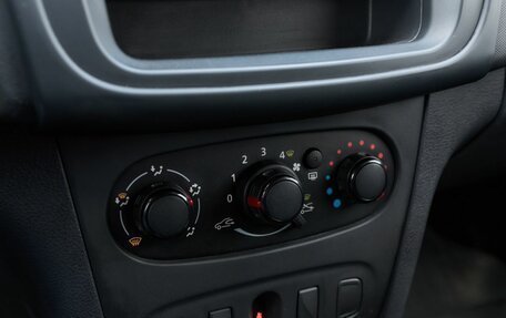 Renault Logan II, 2018 год, 608 000 рублей, 6 фотография