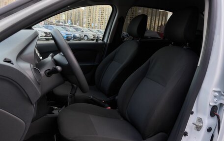 Renault Logan II, 2018 год, 608 000 рублей, 9 фотография