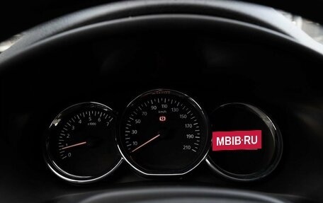 Renault Logan II, 2018 год, 608 000 рублей, 15 фотография