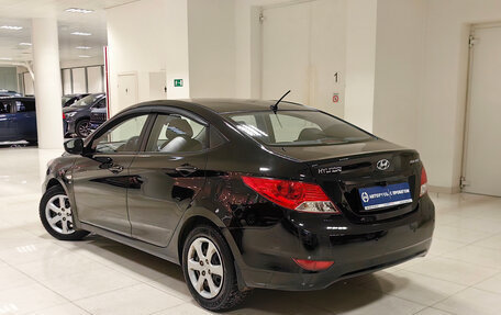 Hyundai Solaris II рестайлинг, 2013 год, 819 000 рублей, 2 фотография