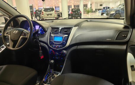 Hyundai Solaris II рестайлинг, 2013 год, 819 000 рублей, 13 фотография