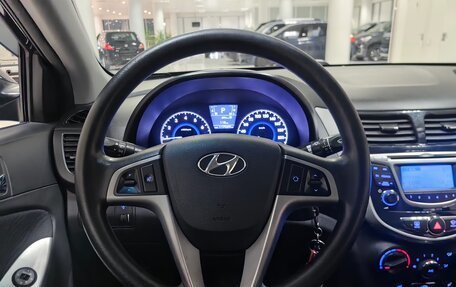 Hyundai Solaris II рестайлинг, 2013 год, 819 000 рублей, 11 фотография