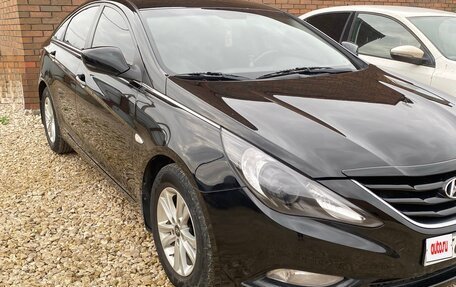 Hyundai Sonata VI, 2010 год, 975 000 рублей, 1 фотография