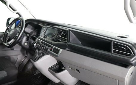 Volkswagen Caravelle T6 рестайлинг, 2020 год, 5 997 000 рублей, 8 фотография