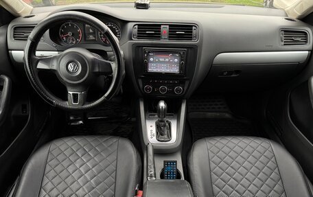 Volkswagen Jetta VI, 2012 год, 750 000 рублей, 13 фотография