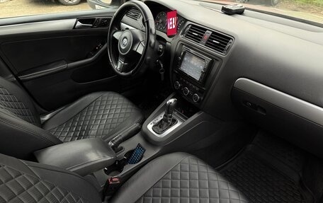 Volkswagen Jetta VI, 2012 год, 750 000 рублей, 14 фотография