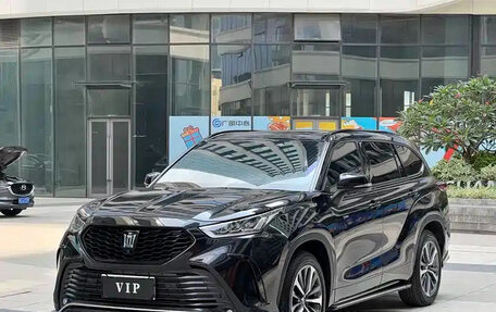 Toyota Highlander, 2024 год, 5 500 000 рублей, 2 фотография