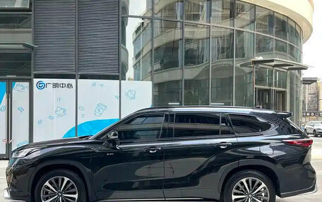 Toyota Highlander, 2024 год, 5 500 000 рублей, 9 фотография