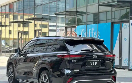 Toyota Highlander, 2024 год, 5 500 000 рублей, 14 фотография