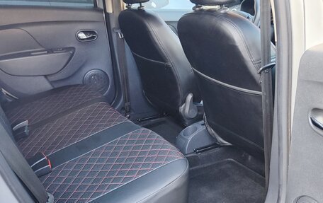 Renault Logan II, 2016 год, 750 000 рублей, 12 фотография