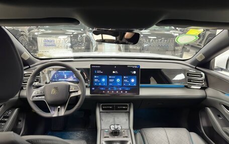 BYD Qin, 2024 год, 3 000 000 рублей, 12 фотография