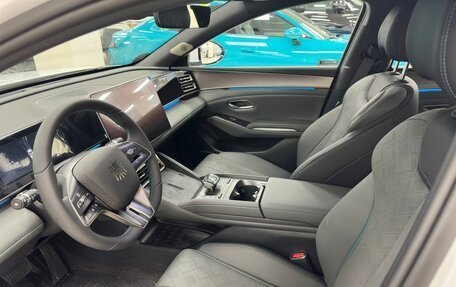 BYD Qin, 2024 год, 3 000 000 рублей, 9 фотография