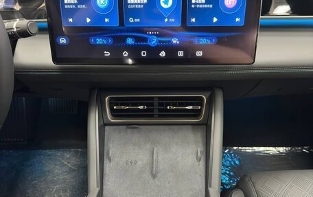 BYD Qin, 2024 год, 3 000 000 рублей, 13 фотография