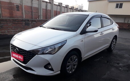 Hyundai Solaris II рестайлинг, 2021 год, 1 575 000 рублей, 1 фотография