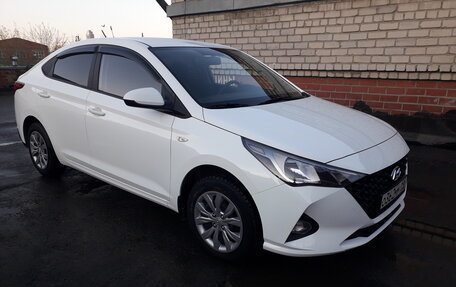 Hyundai Solaris II рестайлинг, 2021 год, 1 575 000 рублей, 3 фотография