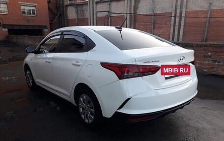 Hyundai Solaris II рестайлинг, 2021 год, 1 575 000 рублей, 6 фотография