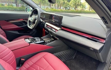 BMW 5 серия, 2025 год, 5 410 005 рублей, 15 фотография