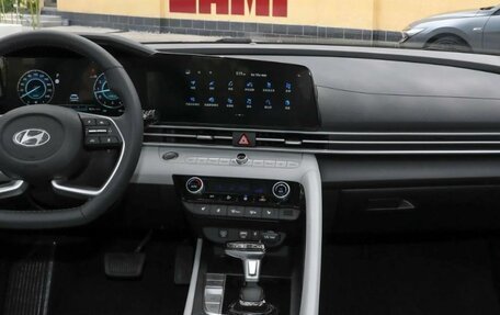 Hyundai Elantra, 2025 год, 2 590 000 рублей, 14 фотография