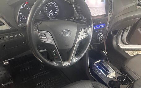 Hyundai Santa Fe III рестайлинг, 2017 год, 2 450 000 рублей, 1 фотография