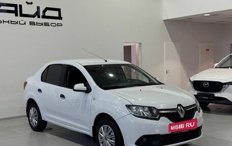 Renault Logan II, 2017 год, 699 900 рублей, 4 фотография