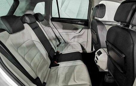 Volkswagen Tiguan II, 2017 год, 2 395 000 рублей, 16 фотография