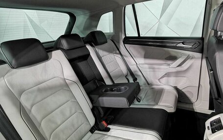 Volkswagen Tiguan II, 2017 год, 2 395 000 рублей, 17 фотография