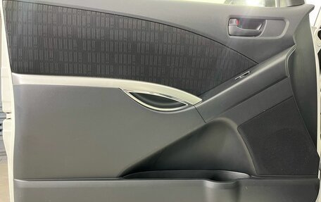 Toyota ISis I, 2013 год, 1 300 000 рублей, 18 фотография