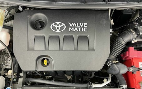 Toyota ISis I, 2013 год, 1 300 000 рублей, 21 фотография