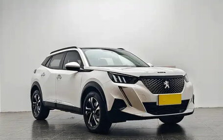 Peugeot 2008 II, 2022 год, 1 750 000 рублей, 3 фотография