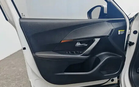 Peugeot 2008 II, 2022 год, 1 750 000 рублей, 21 фотография