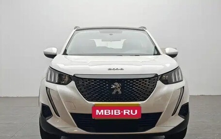 Peugeot 2008 II, 2022 год, 1 750 000 рублей, 2 фотография