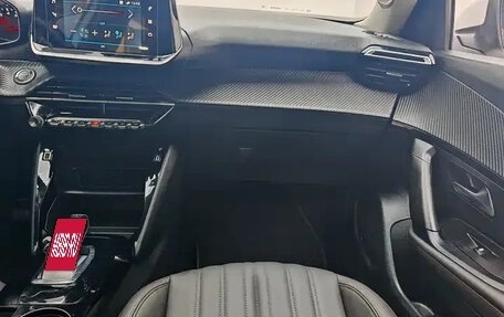 Peugeot 2008 II, 2022 год, 1 750 000 рублей, 17 фотография