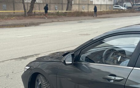 Hyundai Elantra, 2023 год, 1 950 000 рублей, 9 фотография