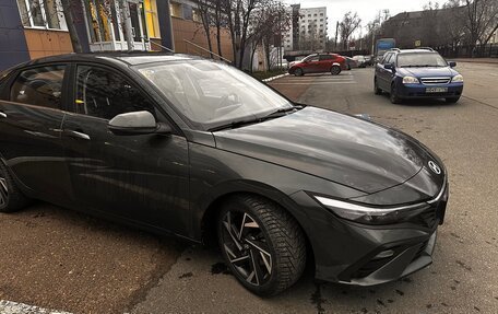 Hyundai Elantra, 2023 год, 1 950 000 рублей, 6 фотография