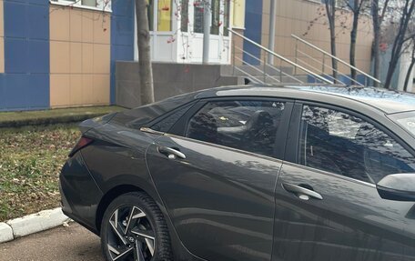 Hyundai Elantra, 2023 год, 1 950 000 рублей, 10 фотография