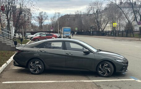 Hyundai Elantra, 2023 год, 1 950 000 рублей, 12 фотография