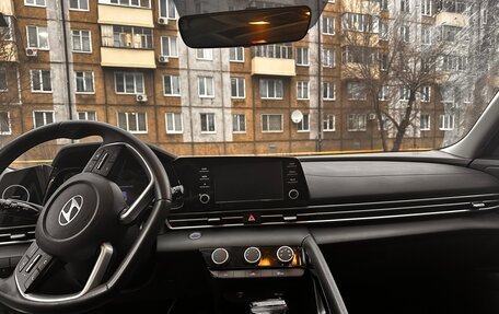 Hyundai Elantra, 2023 год, 1 950 000 рублей, 16 фотография