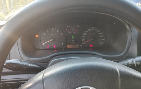 Hyundai Sonata IV рестайлинг, 2005 год, 450 000 рублей, 3 фотография