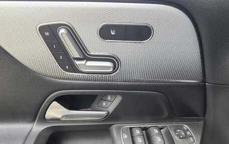 Mercedes-Benz GLB, 2022 год, 3 500 000 рублей, 13 фотография