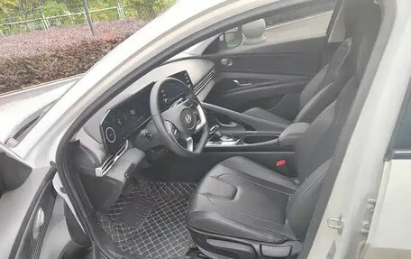 Hyundai Elantra, 2023 год, 1 300 121 рублей, 2 фотография