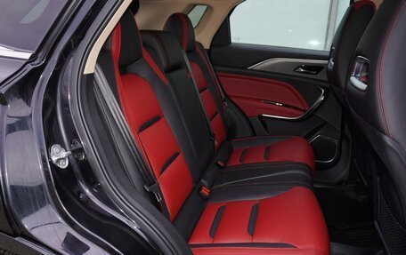 FAW Bestune T77, 2022 год, 1 780 000 рублей, 11 фотография