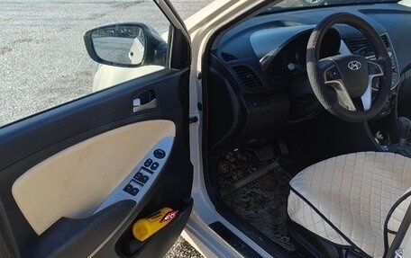 Hyundai Solaris II рестайлинг, 2015 год, 1 170 000 рублей, 7 фотография