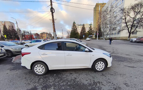 Hyundai Solaris II рестайлинг, 2021 год, 1 370 000 рублей, 8 фотография