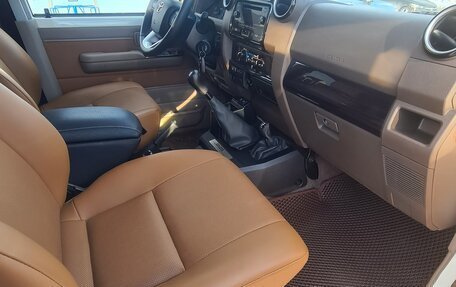 Toyota Land Cruiser 70, 2022 год, 7 900 000 рублей, 29 фотография